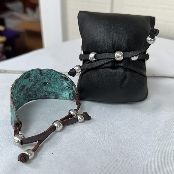 Gorgeous artisan made adjustable bracelets - Picture 5 of 7